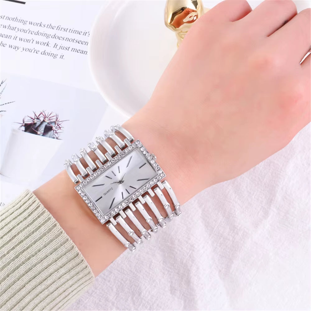 Luxury Qualities Women'S Fashion 2025 Diamond Rectangle Watches Gold Alloy Bracelet Wristwatches Simple Ladies Quartz Clock Gift